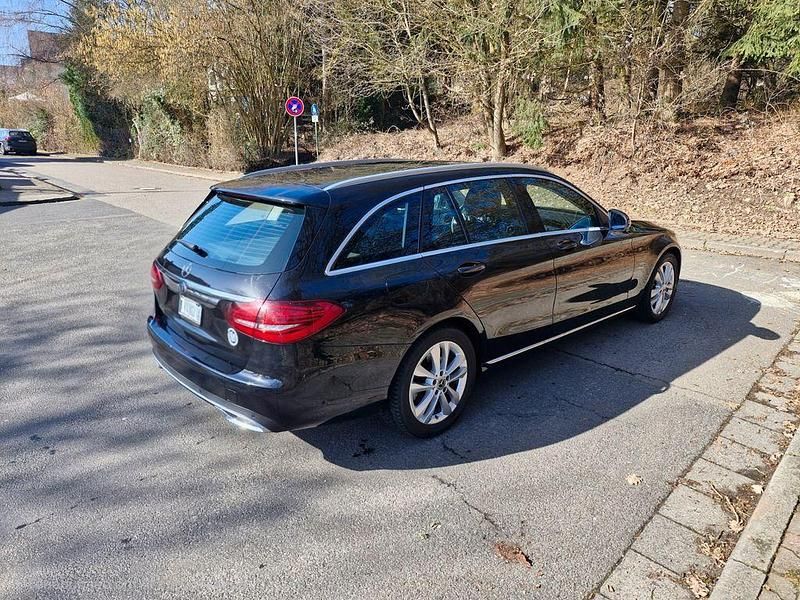 Gebraucht Mercedes C180 156 PS (114 kW) 2019 Schwarz Kombi