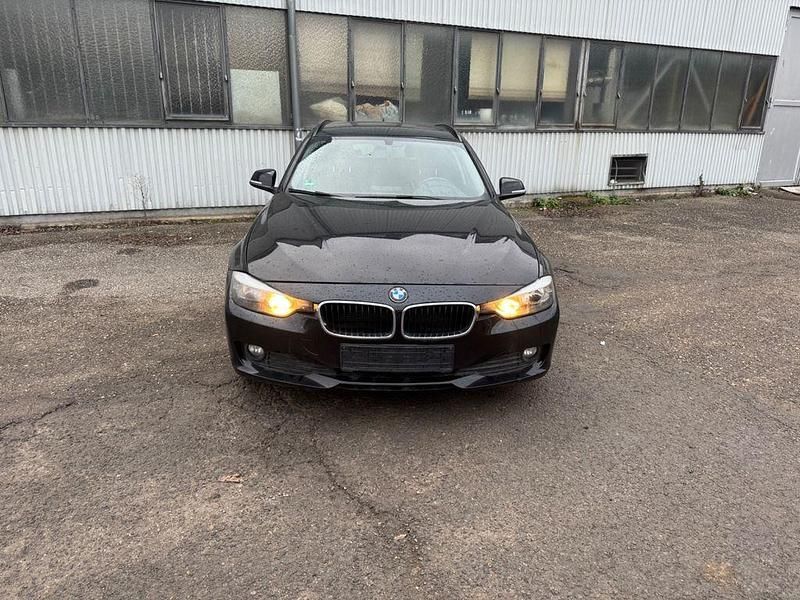 Gebraucht BMW 316 136 PS (100 kW) 2013 Schwarz Kombi