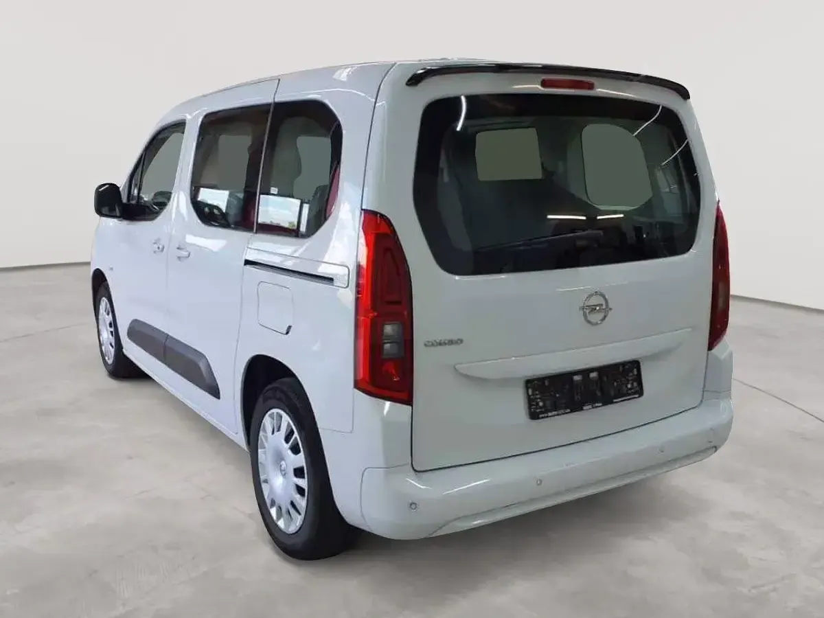 Gebraucht Opel Combo Life Edition 102 PS (75 kW) 2023 Weiß Kombi