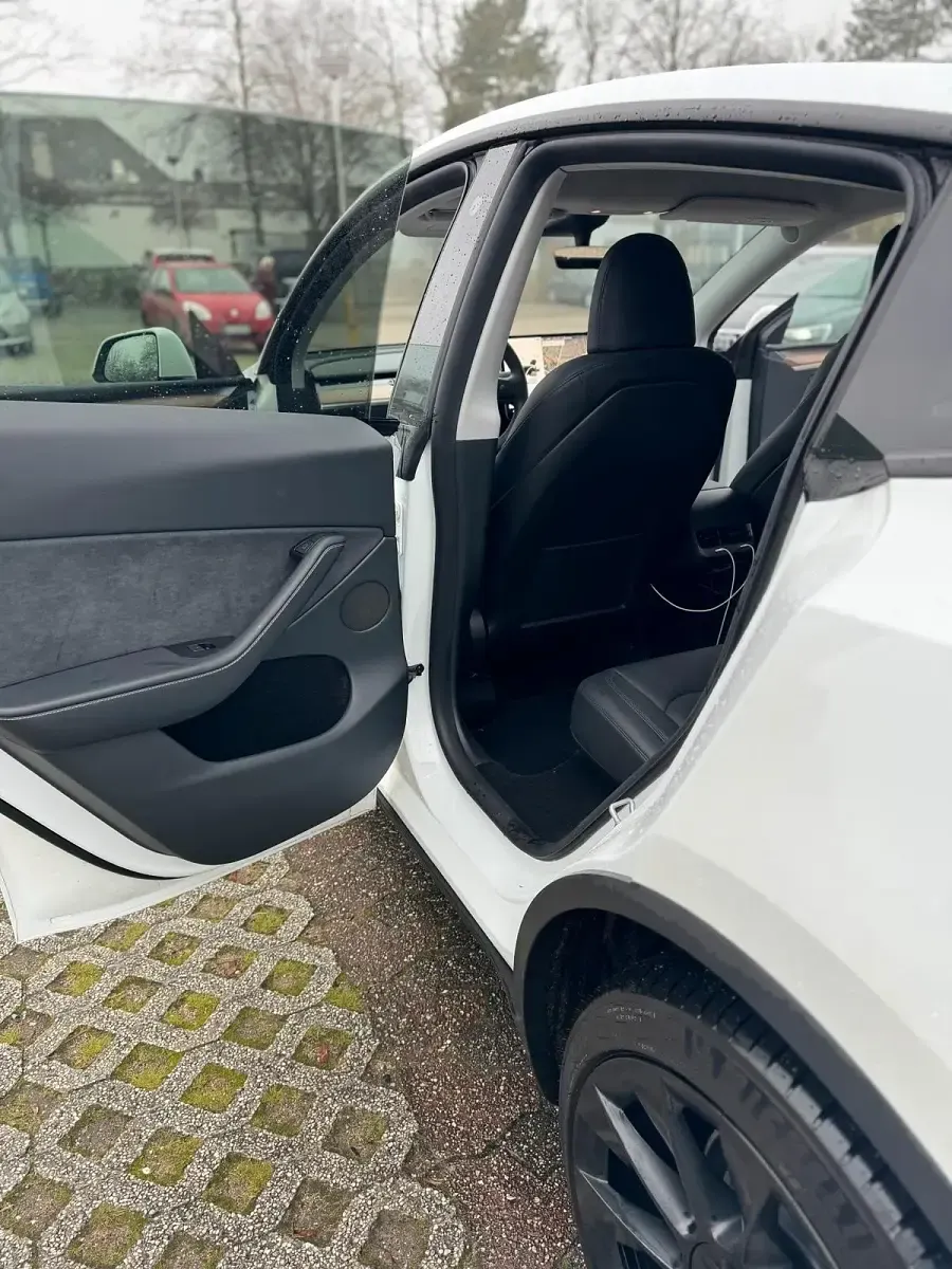 Usata Tesla Model Y 250 kW (340 CV) 2023 Bianco SUV