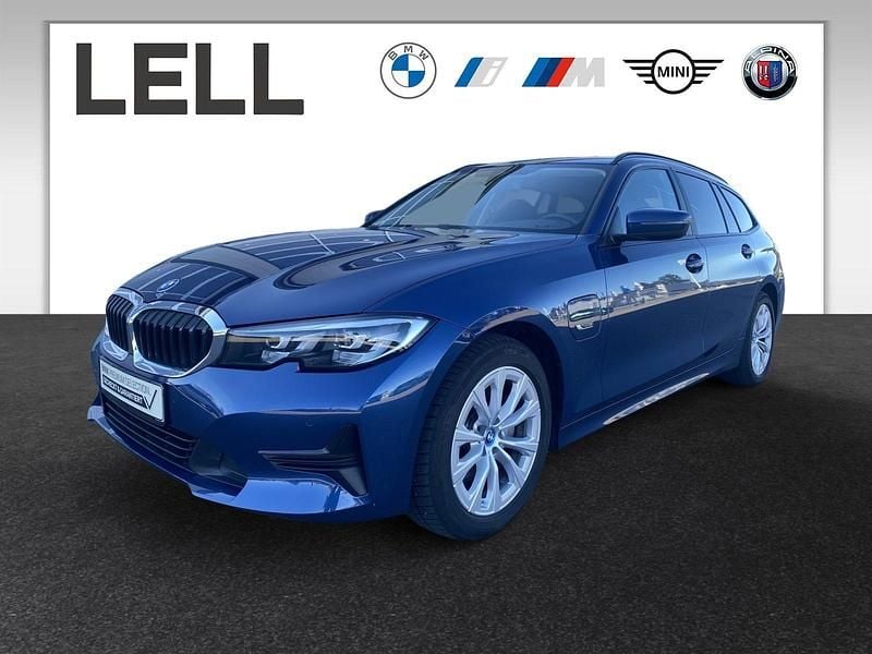 Blau Gebraucht 2021 BMW 320e Advantage Kombi | 26.850 € (Etwas zu teuer) - Bild 1/4
