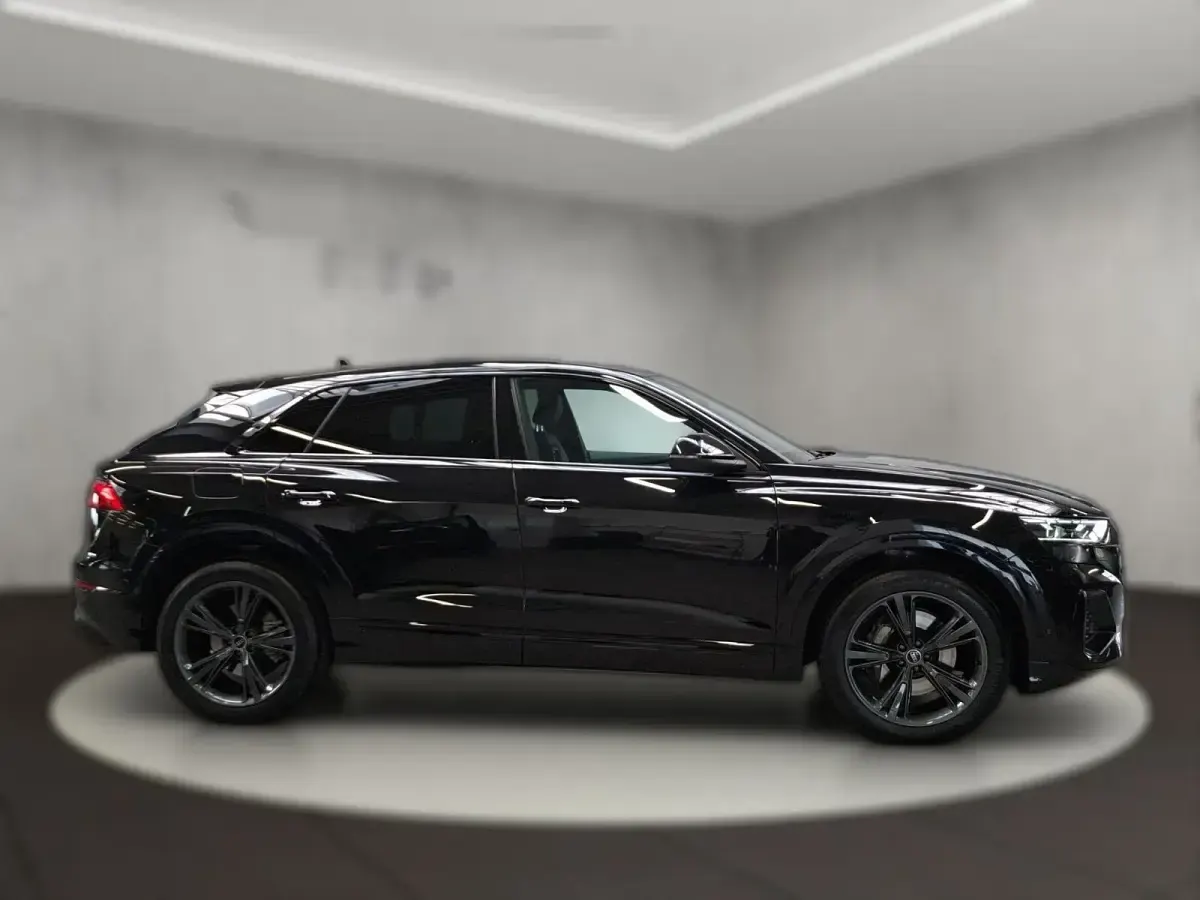 Gebraucht Audi Q8 Ambiente 231 PS (169 kW) 2025 Schwarz metallic SUV