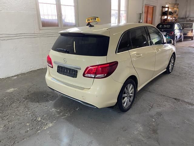 Gebraucht Mercedes B180 109 PS (80 kW) 2017 Beige Van / Kleinbus