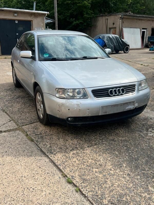 Silber Gebraucht 2002 Audi A3 Kleinwagen | 900 € (Superpreis) - Bild 1/4