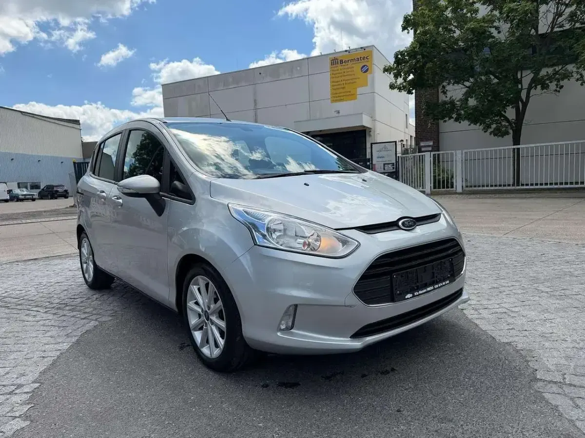 Gebraucht Ford B-MAX Trend 105 PS (77 kW) 2017 Polarsilber metallic Van / Kleinbus