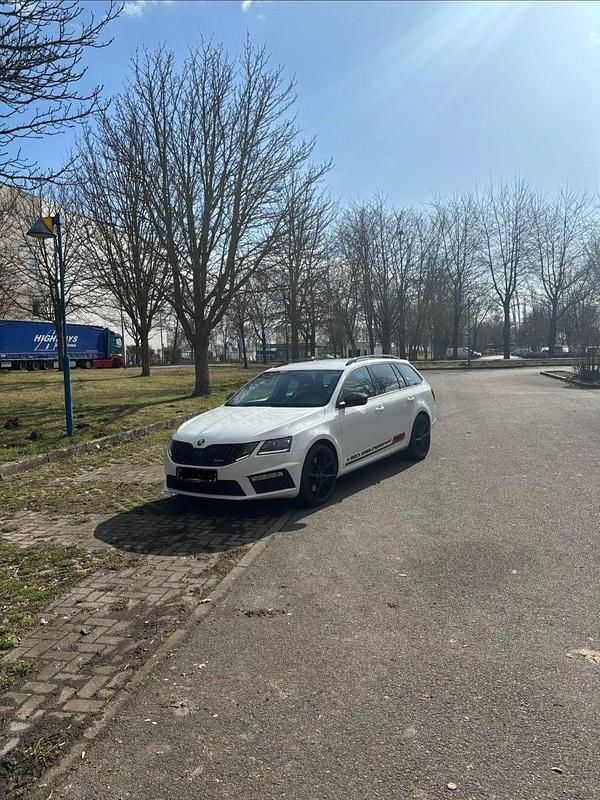 Gebraucht Skoda Octavia RS 230 PS (169 kW) 2017 Weiß Kombi