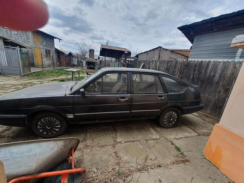 Second-hand VW Passat 75 CP (55 kW) 1982 Negru Berlinǎ