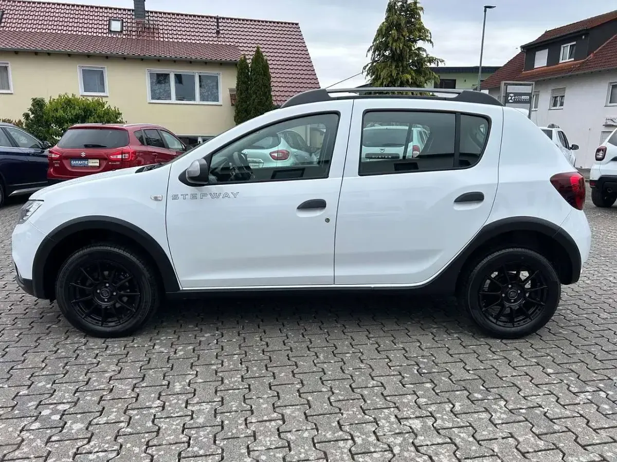 Gebraucht Dacia Sandero Prestige 90 PS (66 kW) 2017 Gletscherweiss SUV