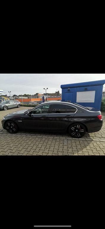 Gebraucht BMW 520 184 PS (135 kW) 2010 Grau Limousine