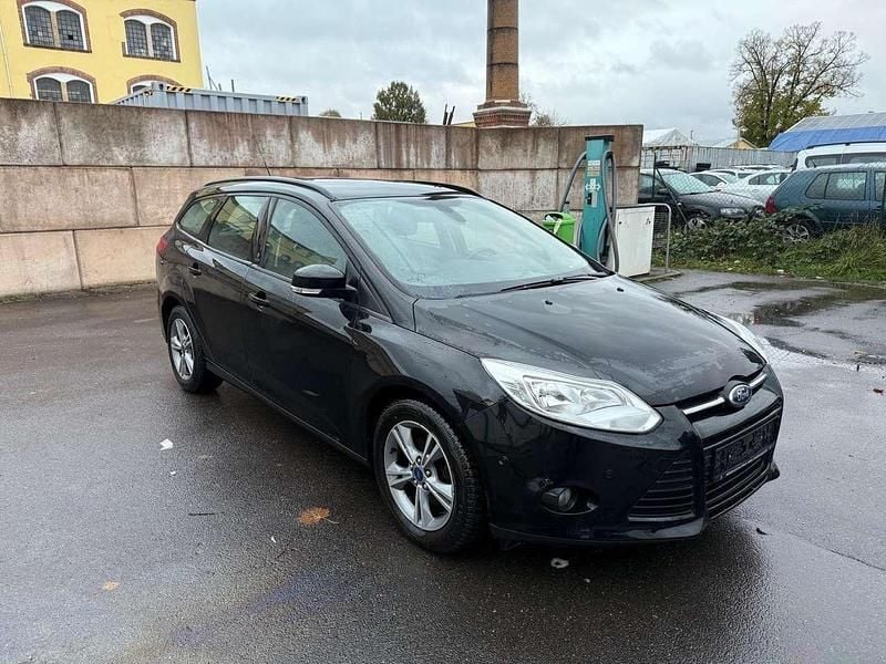 Gebraucht Ford Focus Champions Edition 125 PS (91 kW) 2013 Schwarz Kombi