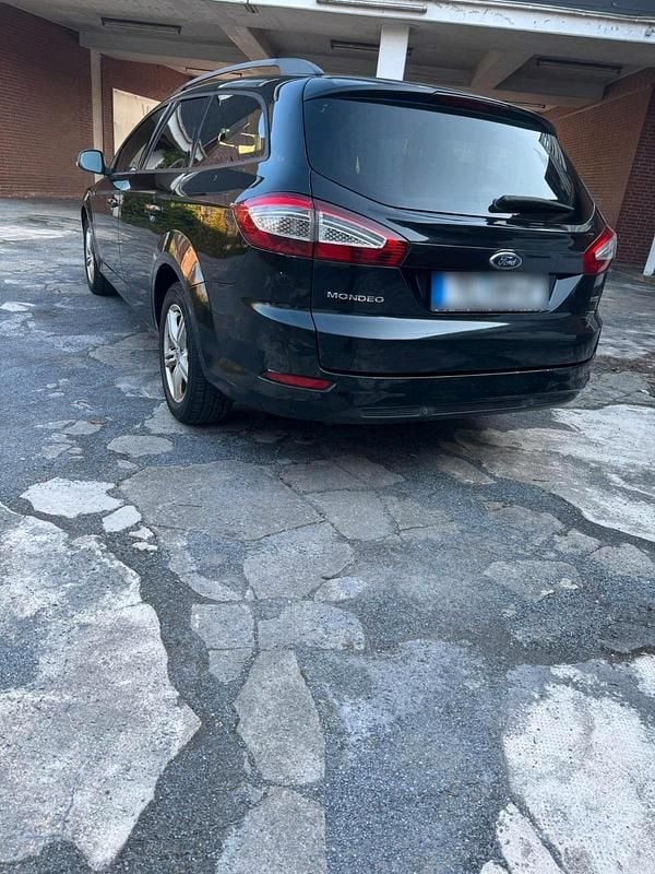 Gebraucht Ford Mondeo 115 PS (84 kW) 2011 Schwarz Kombi