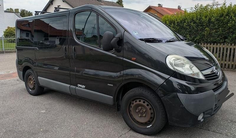 Schwarz Gebraucht 2007 Opel Vivaro Van | 8.900 € (Teuer) - Bild 1/4