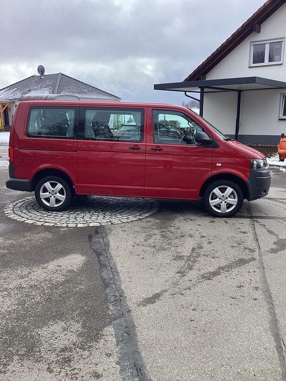 Gebraucht VW T5 179 PS (131 kW) 2011 Rot Van