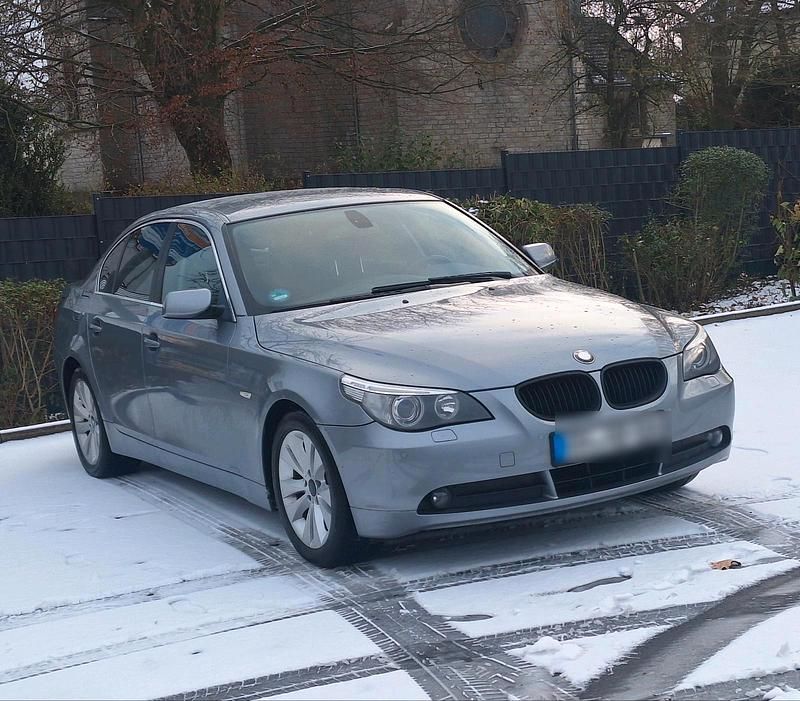 Grau Gebraucht 2006 BMW 525 Limousine | 6.500 € (Teuer) - Bild 1/4