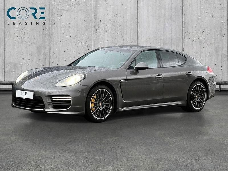 Grau Gebraucht 2014 Porsche Panamera GTS Chrono Limousine | 37.900 € (Fairer Preis) - Bild 1/4