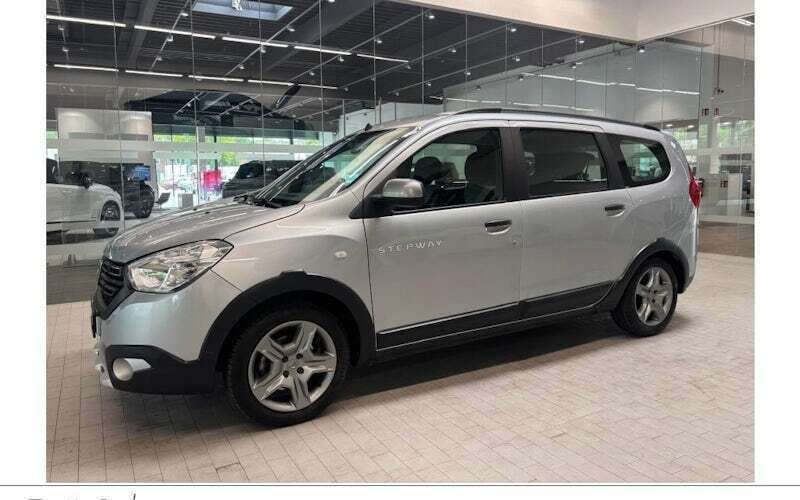 Grau Gebraucht 2020 Dacia Lodgy Stepway Van / Kleinbus | 13.970 € (Fairer Preis) - Bild 1/4