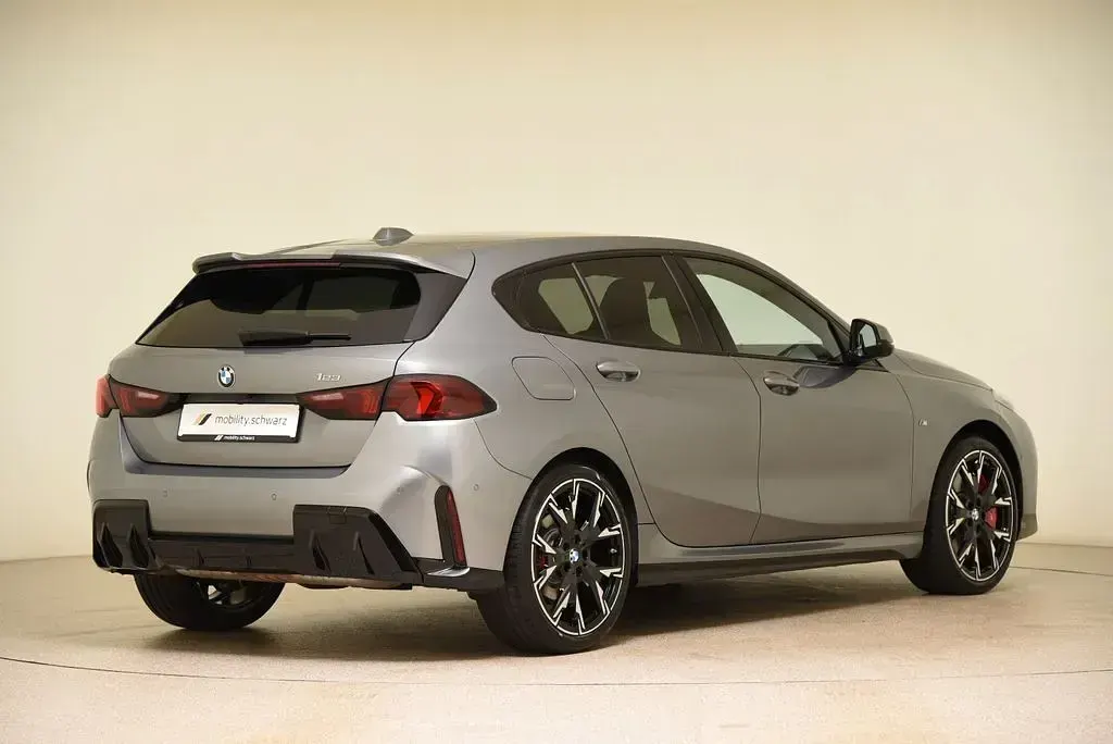 Gebraucht BMW 123 M Sport 204 PS (150 kW) 2025 Grau Kleinwagen