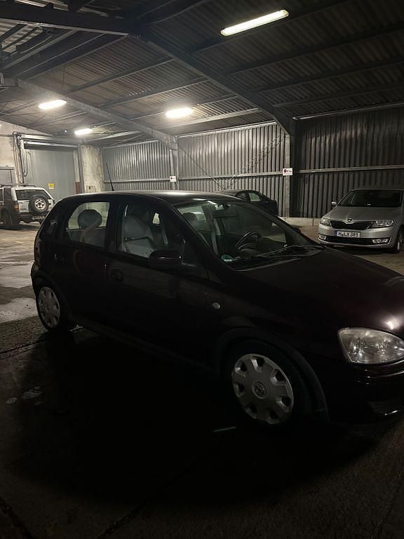 Gebraucht Opel Corsa Edition 80 PS (58 kW) 2006 Violet Kleinwagen