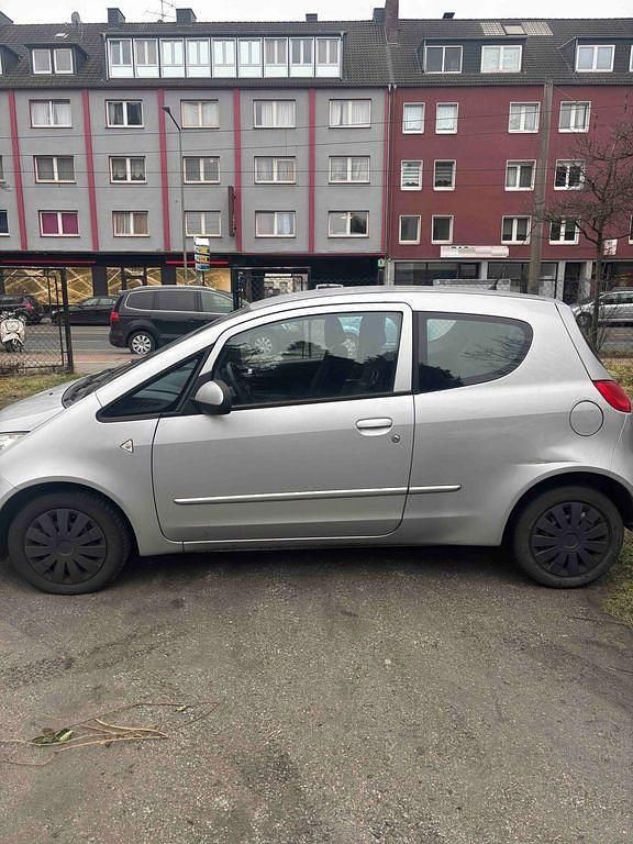 Gebraucht Mitsubishi Colt Motion 95 PS (69 kW) 2007 Silber Limousine