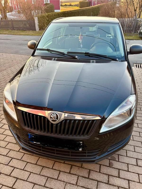 Second-hand Skoda Fabia 70 CP (51 kW) 2014 Negru Berlinǎ