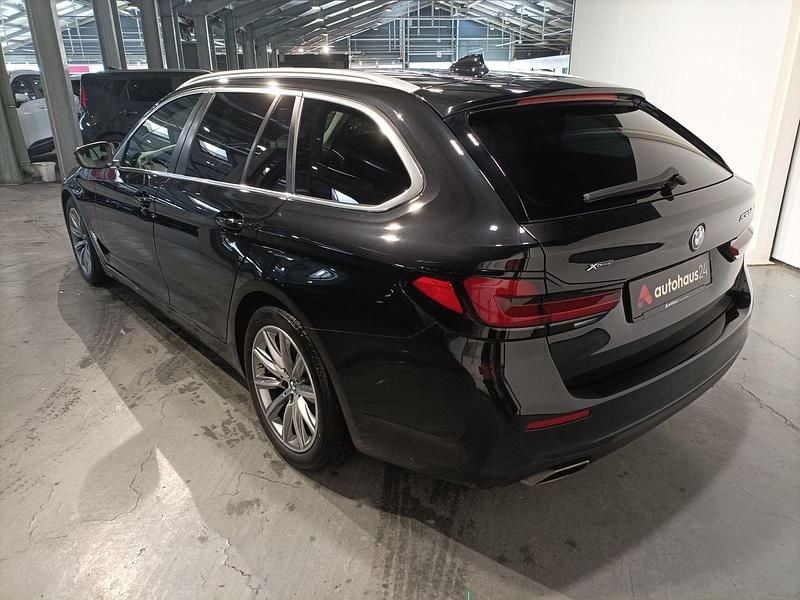 Gebraucht BMW 530 Sport Line 286 PS (210 kW) 2022 Schwarz Kombi