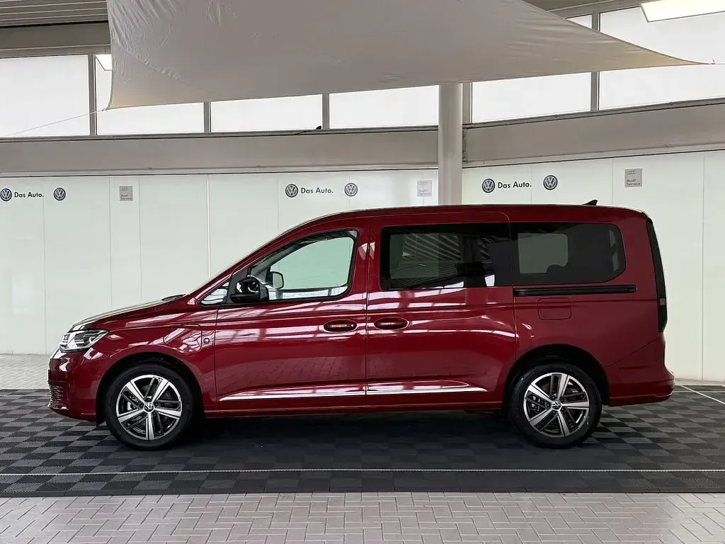 Second-hand VW Caddy Maxi 150 CP (110 kW) 2025 Roșu Monovolum