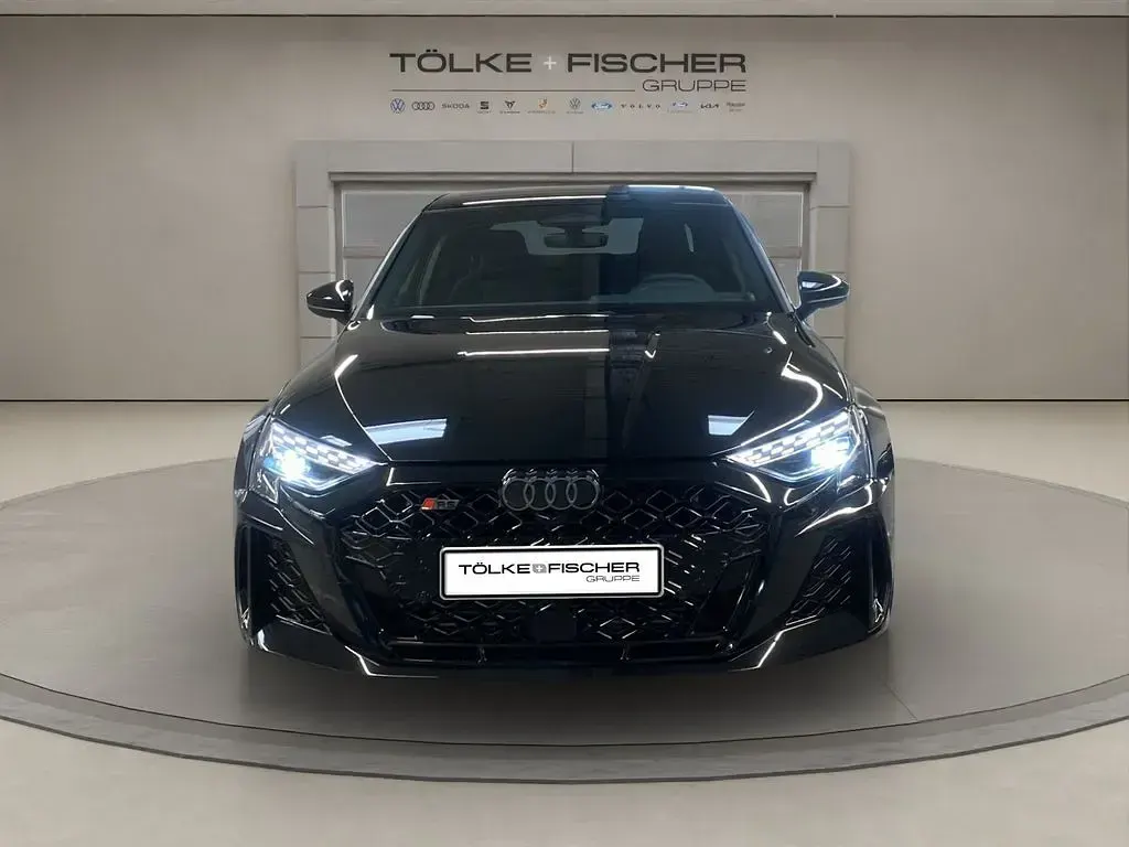 Gebraucht Audi RS3 Sport 400 PS (294 kW) 2026 Schwarz Limousine