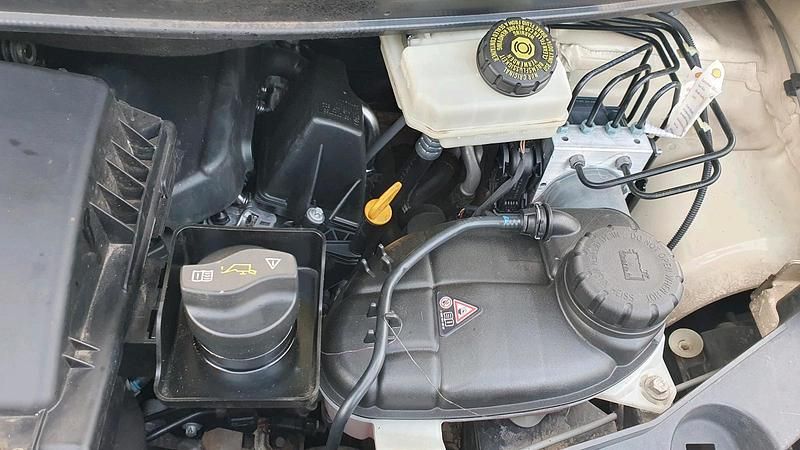 Second-hand Mercedes Vito 136 CP (100 kW) 2016 Galben Van