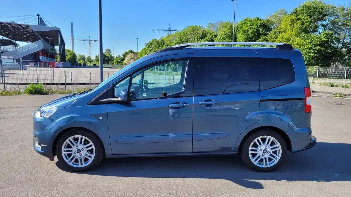 Gebraucht Ford Tourneo Courier Titanium 101 PS (74 kW) 2020 Other Van / Kleinbus