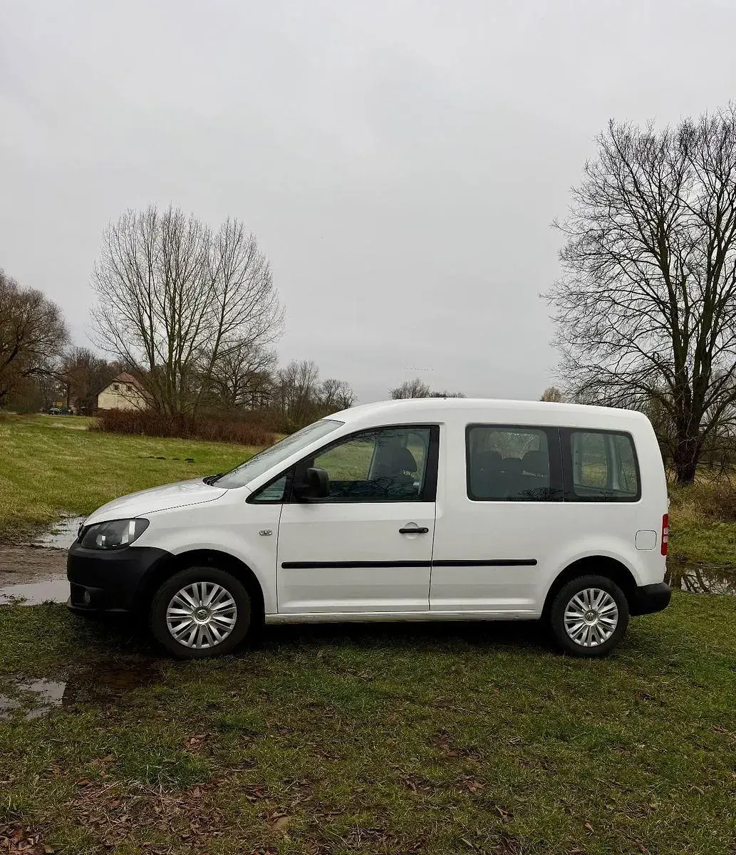 Gebraucht VW Caddy Startline 75 PS (55 kW) 2014 Weiß Van / Kleinbus