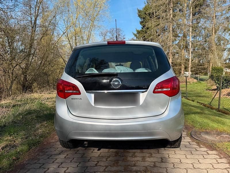Gebraucht Opel Meriva 101 PS (74 kW) 2010 Silber Van / Kleinbus