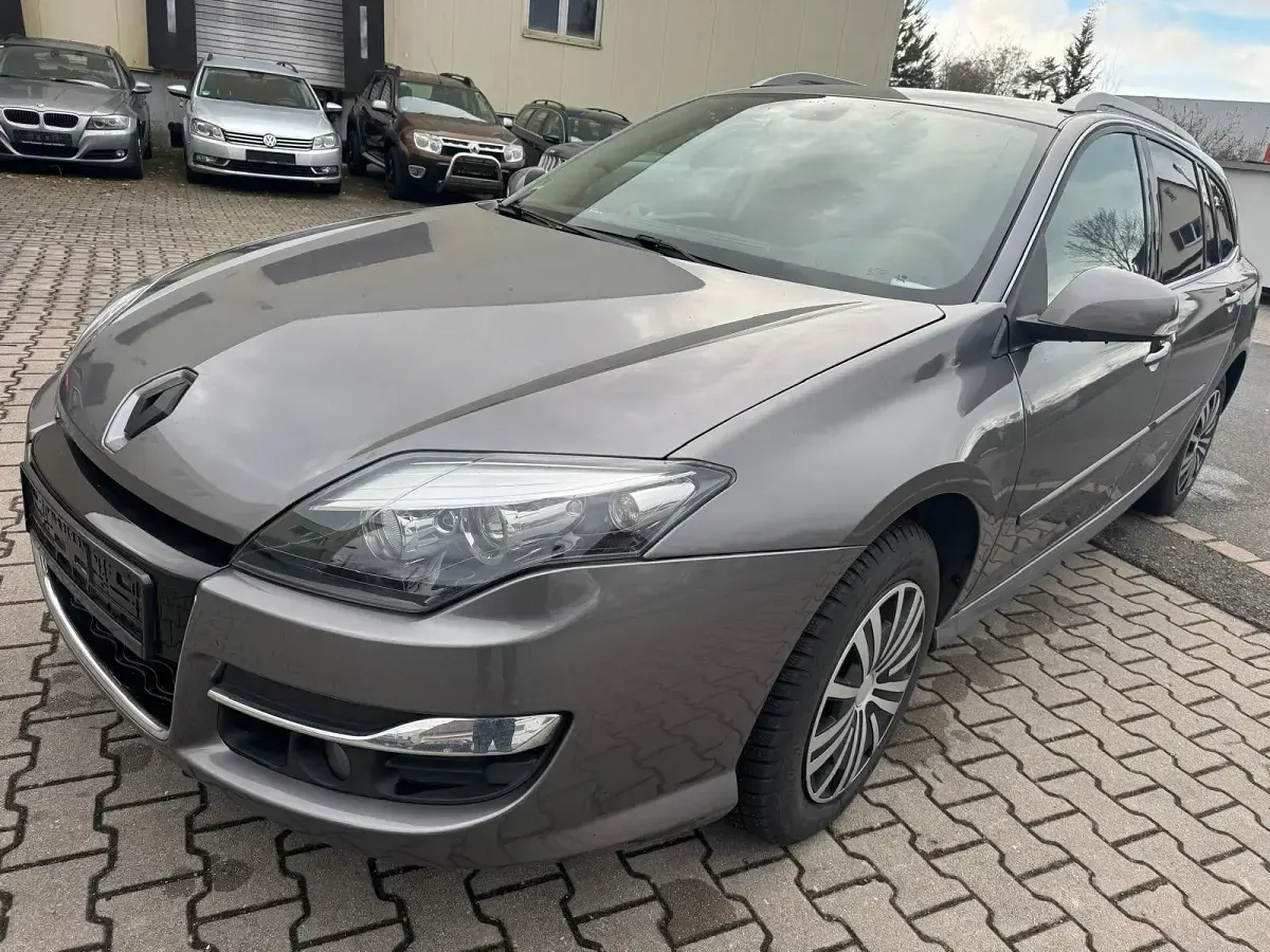 Gebraucht Renault Laguna III Expression 140 PS (102 kW) 2012 Grau Kombi