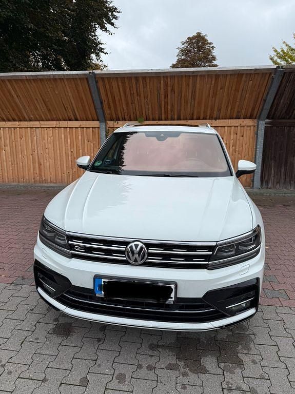 Weiß Gebraucht 2018 VW Tiguan R-line SUV | 31.000 € (Etwas zu teuer) - Bild 1/4