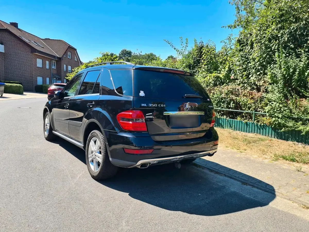 Gebraucht Mercedes ML350 231 PS (169 kW) 2010 Schwarz SUV