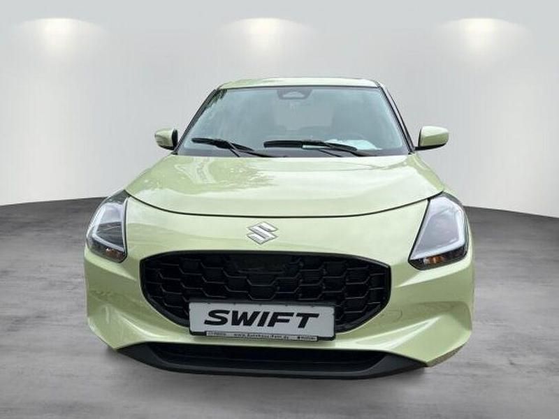 Cool yellow Neu 2025 Suzuki Swift Comfort Kleinwagen | 20.990 € - Bild 1/4