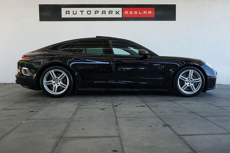 Schwarz Gebraucht 2022 Porsche Panamera 4 Limousine | 82.880 € (Guter Preis) - Bild 1/4