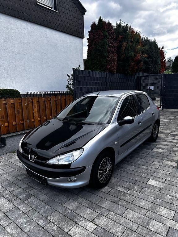 Silber Gebraucht 2000 Peugeot 206 Limousine | 950 € (Fairer Preis) - Bild 1/4