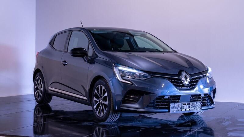 Grau Gebraucht 2020 Renault Clio V Zen Kleinwagen | 9.490 € (Guter Preis) - Bild 1/4