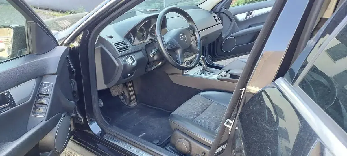Gebraucht Mercedes 220 170 PS (125 kW) 2009 Schwarz Kombi