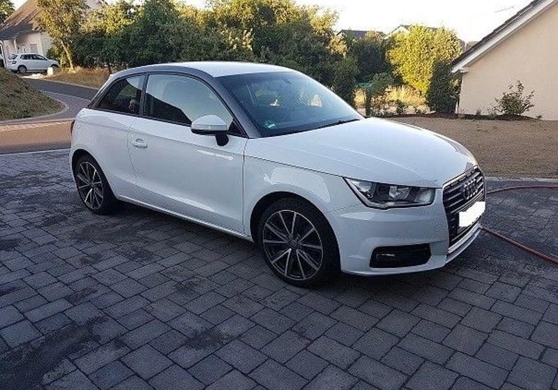 Weiß Gebraucht 2015 Audi A1 Design Kleinwagen | 8.800 € (Guter Preis) - Bild 1/4