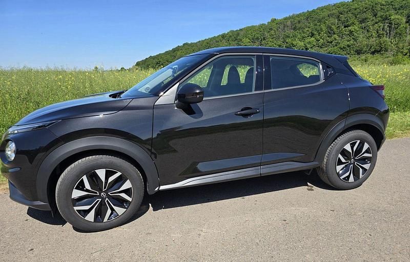 Schwarz Gebraucht 2023 Nissan Juke Acenta SUV | 16.500 € (Superpreis) - Bild 1/4