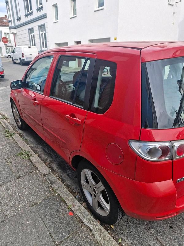 Second-hand Mazda 2 57 CP (41 kW) 2007 Roșu Hatchback