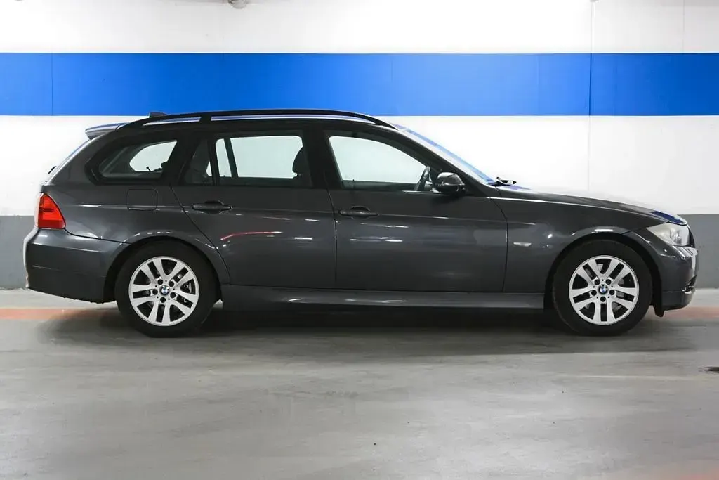 Gebraucht BMW 320 Advantage 170 PS (125 kW) 2007 Grau Kombi