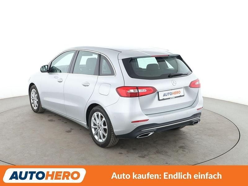 Gebraucht Mercedes B180 Progressive 136 PS (100 kW) 2019 Silber Van / Kleinbus