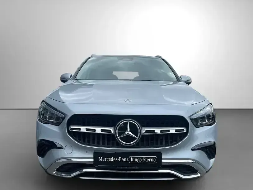 Gebraucht Mercedes GLA200 Progressive 163 PS (119 kW) 2025 Silber SUV