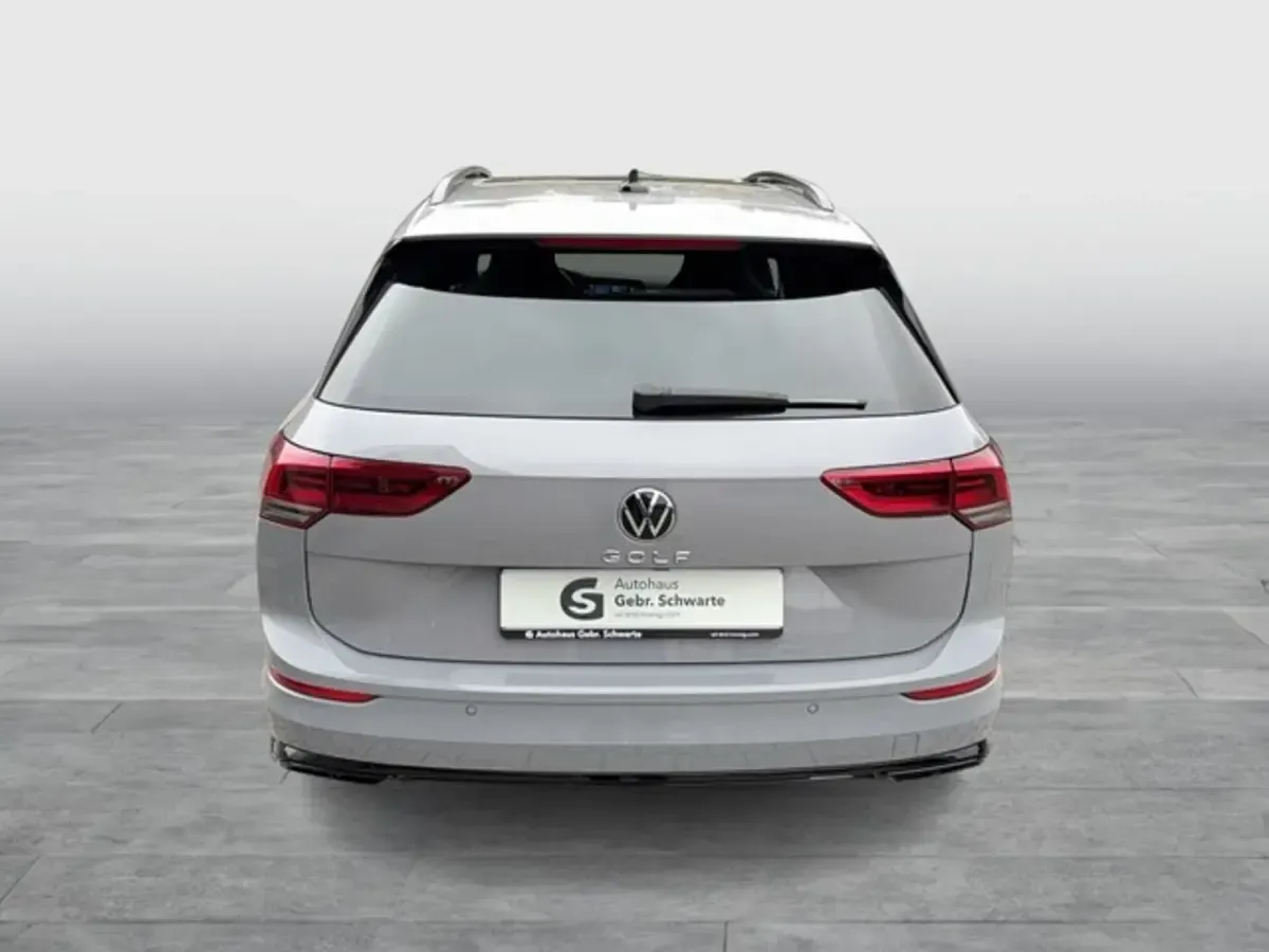 Gebraucht VW Golf VIII R-line 150 PS (110 kW) 2023 Grau Kombi