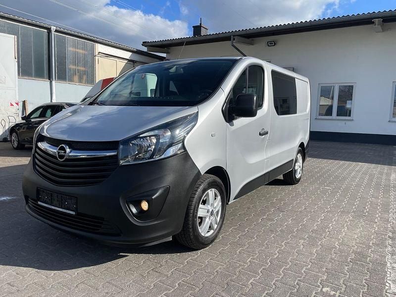 Gebraucht Opel Vivaro 145 PS (106 kW) 2019 Silber Van / Kleinbus