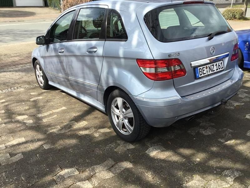 Gebraucht Mercedes B170 116 PS (85 kW) 2009 Blau Van / Kleinbus
