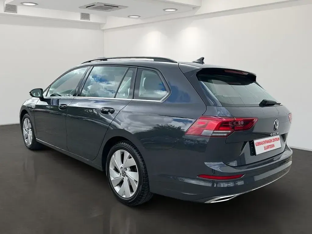 Gebraucht VW Golf VIII Style 150 PS (110 kW) 2023 Grau Kombi