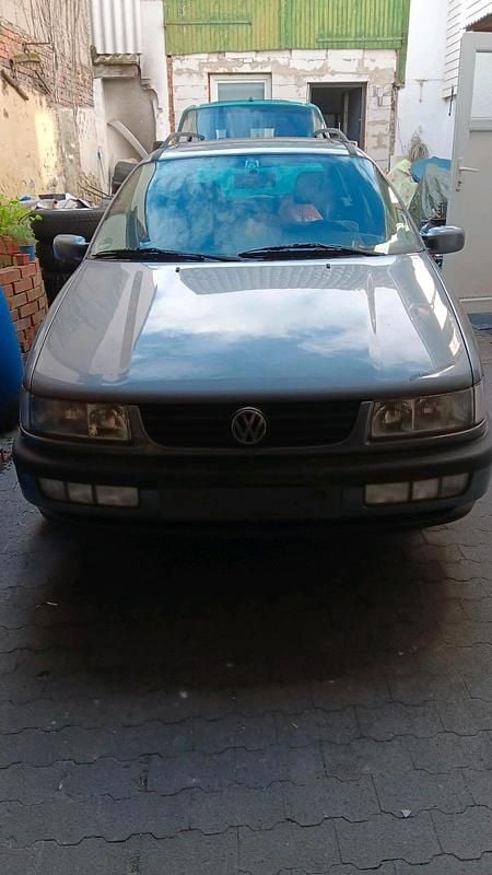 Grau Gebraucht 1996 VW Passat Kombi | 650 € (Superpreis) - Bild 1/4